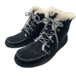 UGG Australia Wome’s Chickaree Black Suede Fur-Lined Moccasin Boots - Size 7